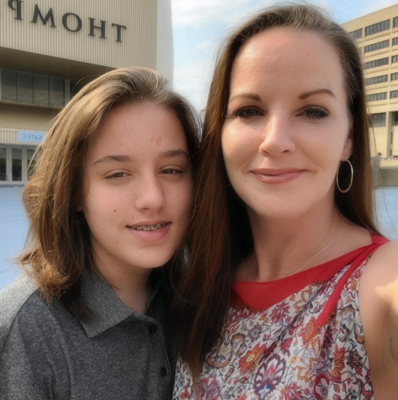 Meet your Posher, Lori - Picture 2 of 2